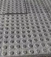 Elektrisch angetriebene CNC-Steinmetzmaschine mit 0,02 mm Präzision und 15 m/min Luftgeschwindigkeit für taktile Pflastersteine